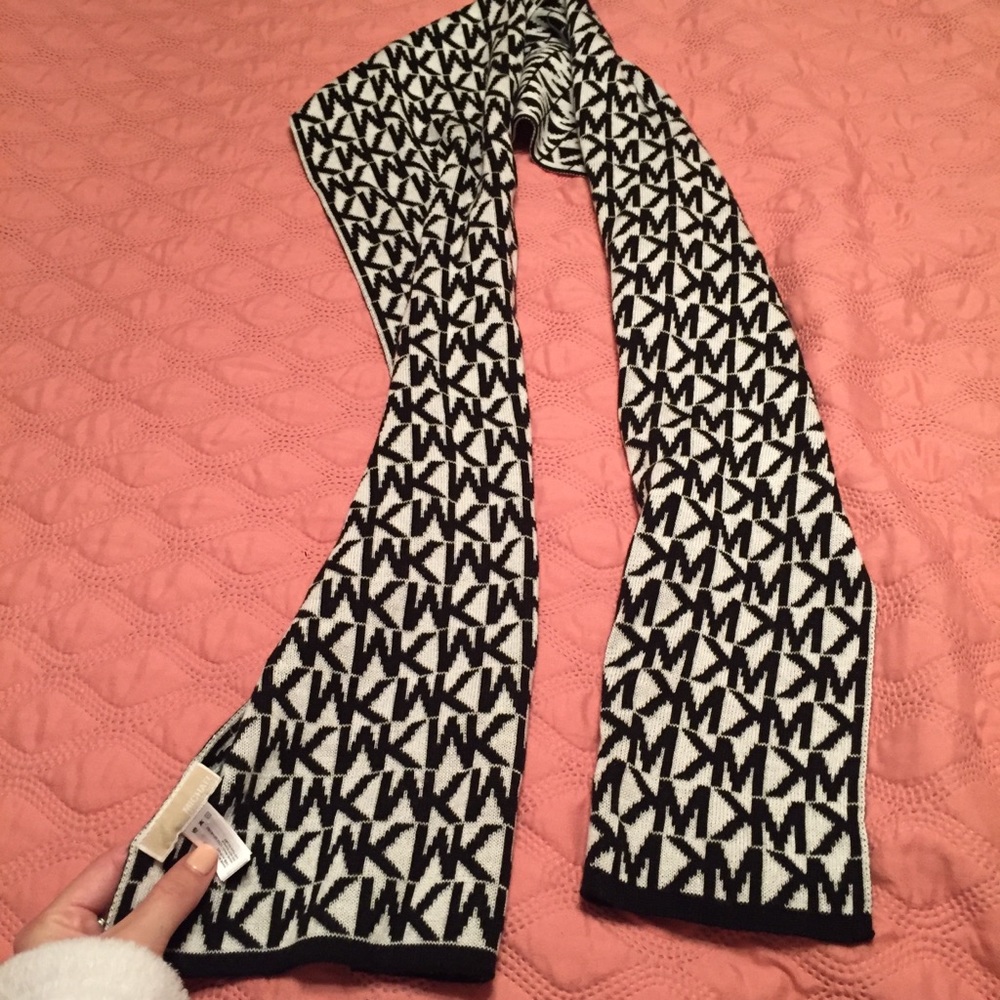 Michael Kors scarf
